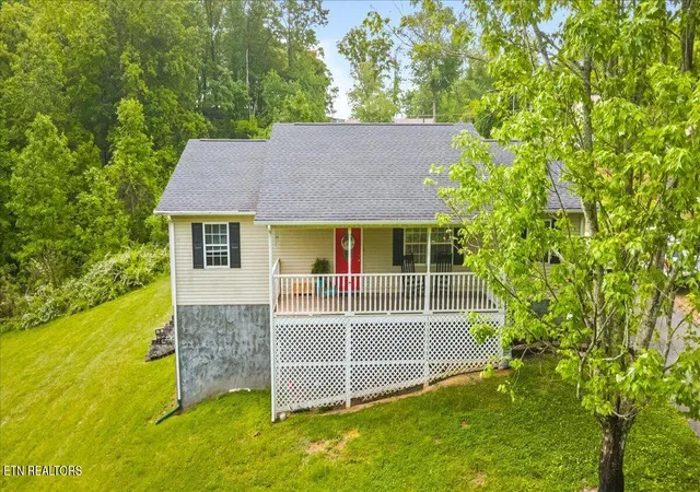 Homes for sale in La Follette, TN | 226 Mckinney Rd, La Follette, TN 37766 | MLS# 1339819