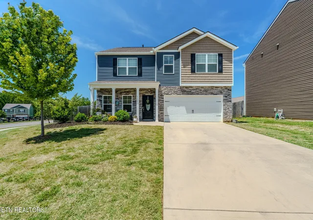 Homes for sale in Knoxville, TN | 4427 Judith Fox Ln, Knoxville, TN 37938 | MLS# 1339774