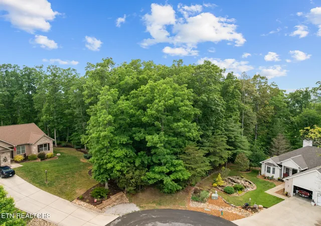 Photo 1 of Land for sale at 33 Camden Ct, Crossville, TN 38558 | MLS# 1342819 | Listing updated on 2026-05-30