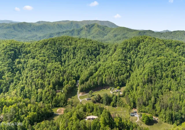 Photo 3 of Single family home for sale at 1181 Pine Mountain Rd, Sevierville, TN 37862 | MLS# 1339795 | Listing updated on 2026-09-23