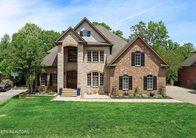 Homes for sale in Knoxville, TN | 1724 Duncan Woods Ln, Knoxville, TN 37919 | MLS# 1339887