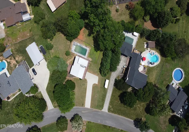 36th image of 125 Orchard Crest Cir, Clinton, TN 37716 | MLS# 1343941