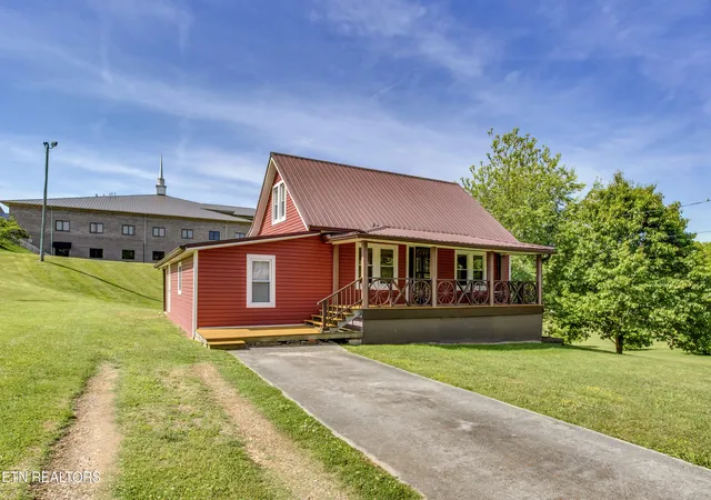 3rd image of 1918 Sweetwater Vonore Rd, Sweetwater, TN 37874 | MLS# 1340093