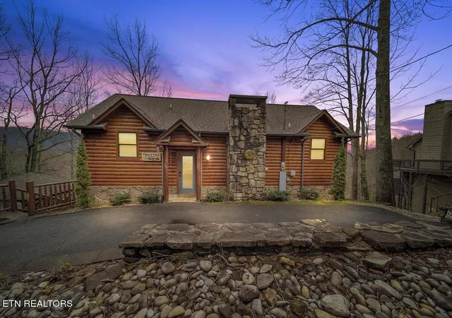 1st image of 922 Scenic Tr, Gatlinburg, TN 37738 | MLS# 1340089