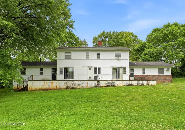 2nd image of 111 Tacoma Rd, Oak Ridge, TN 37830