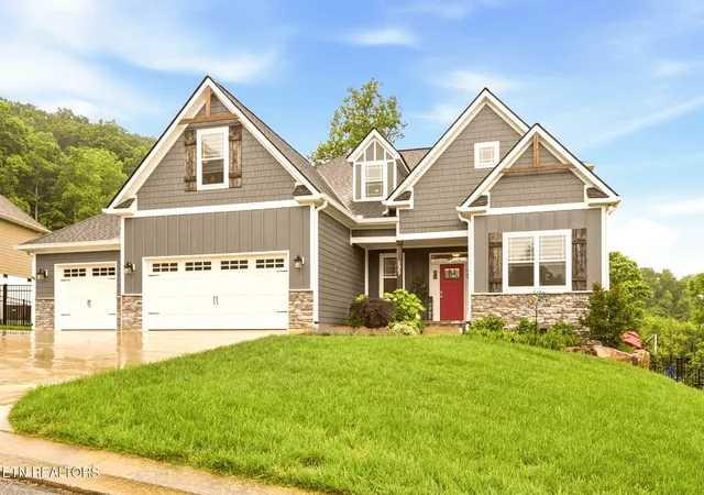 Homes for sale in Oak Ridge, TN | 137 Black Oak Dr, Oak Ridge, TN 37830 | MLS# 1339934