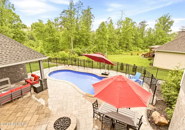 4th image of 137 Black Oak Dr, Oak Ridge, TN 37830 | MLS# 1339934