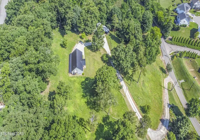 Photo 3 of Single family home for sale at 525 Canton Holw Rd, Knoxville, TN 37934 | MLS# 1340344 | Listing updated on 2026-07-04