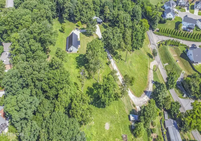 Photo 4 of Single family home for sale at 525 Canton Holw Rd, Knoxville, TN 37934 | MLS# 1340344 | Listing updated on 2026-07-04
