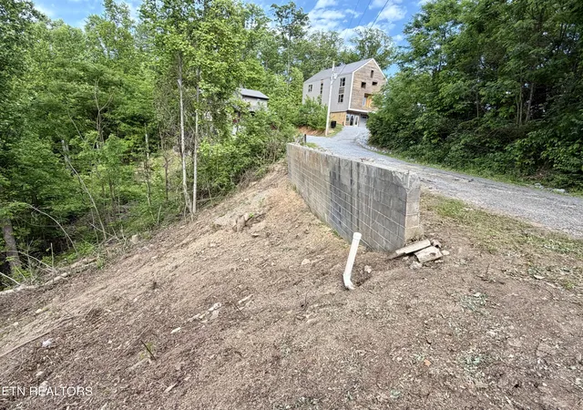 Photo 3 of Land for sale at 823 Kings Way, Gatlinburg, TN 37738 | MLS# 1340111 | Listing updated on 2026-05-08