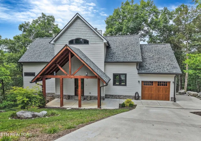3rd image of 134 Fairway Cir, Townsend, TN 37882 | MLS# 1340039