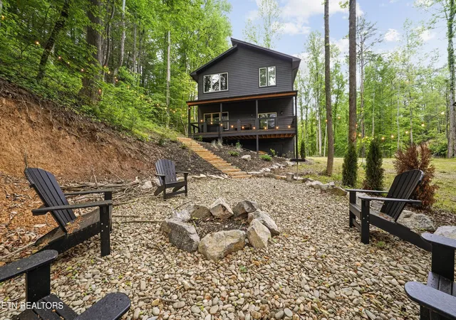 Photo 2 of Single family home for sale at 2825 Whisper Crk Ln, Sevierville, TN 37862 | MLS# 1340307 | Listing updated on 2026-09-04