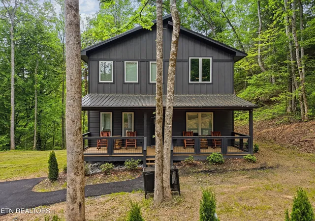 Photo 3 of Single family home for sale at 2825 Whisper Crk Ln, Sevierville, TN 37862 | MLS# 1340307 | Listing updated on 2026-09-04