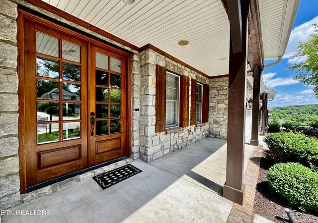 Photo 3 of Single family home for sale at 309 Sunny Springs Ln, Knoxville, TN 37922 | MLS# 1340075 | Listing updated on 2026-09-08