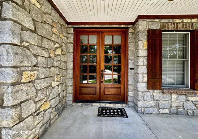 Photo 4 of Single family home for sale at 309 Sunny Springs Ln, Knoxville, TN 37922 | MLS# 1340075 | Listing updated on 2026-09-08