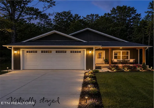 Photo 2 of Single family home for sale at 172 Hawes Cir, Crossville, TN 38558 | MLS# 1340322 | Listing updated on 2026-09-13