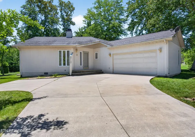 Photo 1 of Single family home for sale at 19 Thames Ct, Crossville, TN 38558 | MLS# 1341822 | Listing updated on 2026-09-11