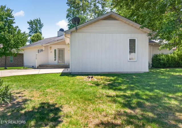 Photo 4 of Single family home for sale at 19 Thames Ct, Crossville, TN 38558 | MLS# 1341822 | Listing updated on 2026-09-11