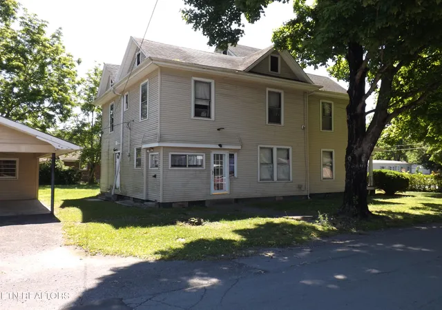 Homes for sale in Middlesboro, KY | 316 Exeter Ave, Middlesboro, KY 40965 | MLS# 1340116