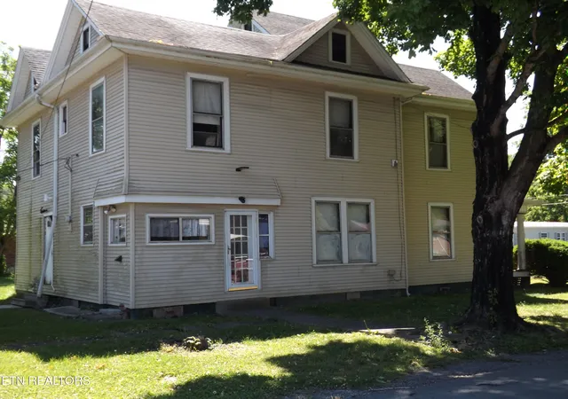 Homes for sale in Middlesboro, KY | 316 Exeter Ave, Middlesboro, KY 40965 | MLS# 1340116