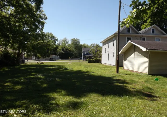 Homes for sale in Middlesboro, KY | 316 Exeter Ave, Middlesboro, KY 40965 | MLS# 1340116
