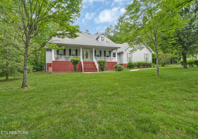 1st image of 121 Laurelwood Ln, Crossville, TN 38555 | MLS# 1340778