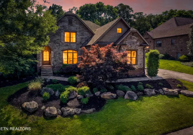 Photo 2 of Sale Pending at 2215 Covered Brg Blvd, Knoxville, TN 37932 | MLS# 1341186 | Listing updated on 2026-09-04