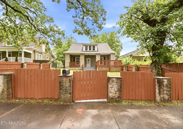 Photo 3 of Single family home for sale at 2820 E 5th Avenue, Knoxville, TN 37914 | MLS# 1340231 | Listing updated on 2026-08-03