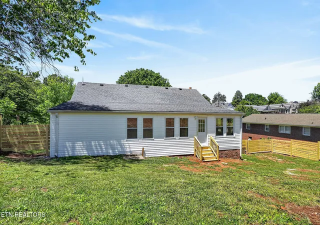 36th image of 128 S Young St, Sparta, TN 38583 | MLS# 1340329