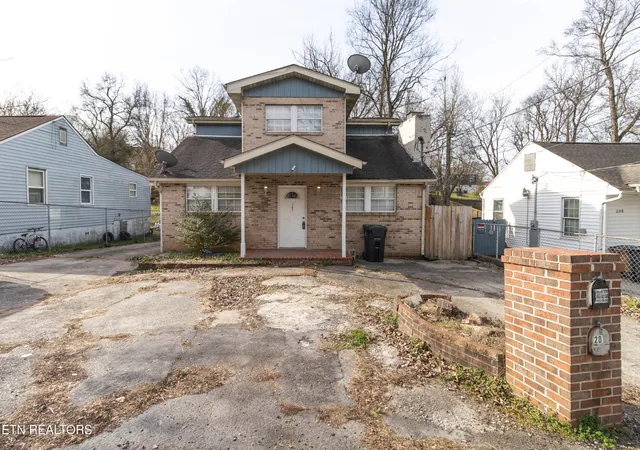 3rd image of 204 Wynn Ave, Knoxville, TN 37920
