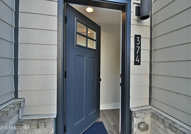 Photo 3 of Single family home for sale at 374 Mccormick St, Knoxville, TN 37920 | MLS# 1340302 | Listing updated on 2026-05-11