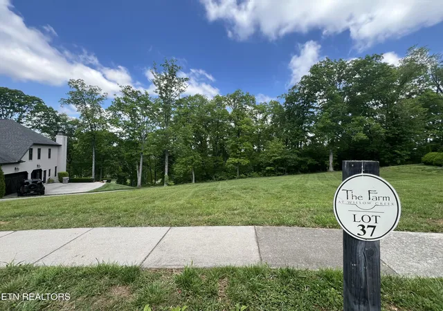 Photo 3 of Land for sale at 526 Stone Villa Ln, Farragut, TN 37934 | MLS# 1340571 | Listing updated on 2026-07-13