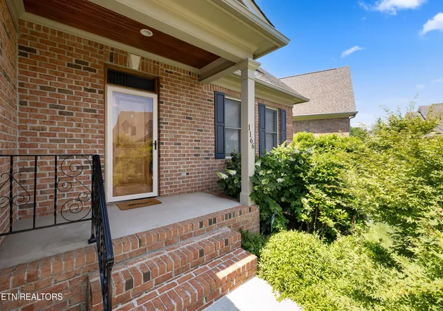 3rd image of 1166 Highgrove Gardens Wy, Knoxville, TN 37922 | MLS# 1340757