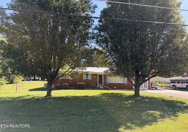 Homes for sale in Knoxville, TN | 4422 Doris Cir, Knoxville, TN 37918 | MLS# 1343186