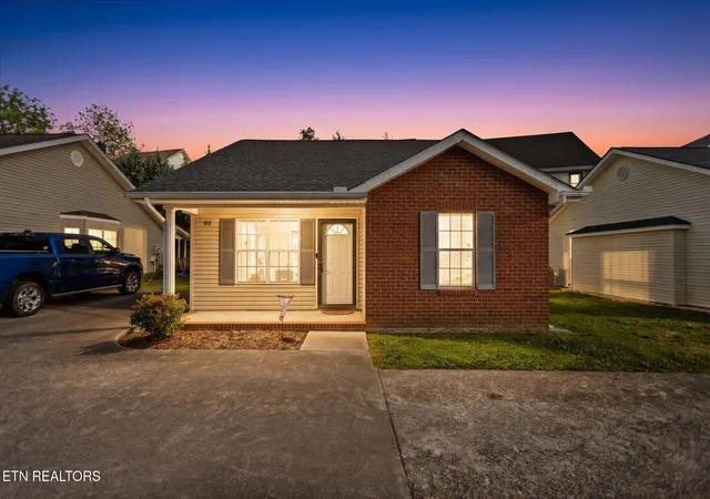 Photo 1 of Sale Pending at 918 Middlebrook Ct, Sevierville, TN 37862 | MLS# 1340448 | Listing updated on 2026-09-17
