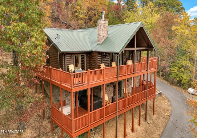 2nd image of 3060 Walden Ridge Rd, Sevierville, TN 37862 | MLS# 1340543