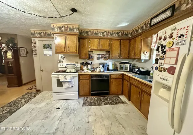 Homes for sale in Ewing, VA | 243 Goat Town Rd, Ewing, VA 24248 | MLS# 1340480