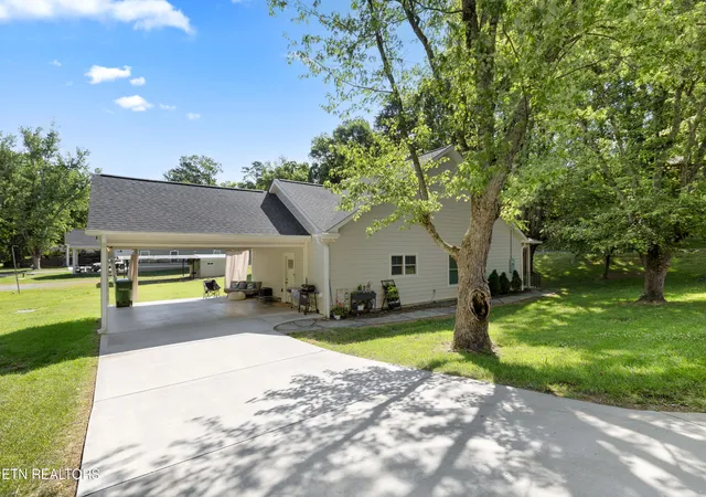 Homes for sale in Maryville, TN | 1019 Broyles Ave, Maryville, TN 37801 | MLS# 1341575