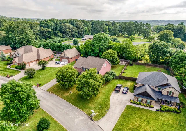 Homes for sale in Lenoir City, TN | 300 Yellowstone Ln, Lenoir City, TN 37771 | MLS# 1340535