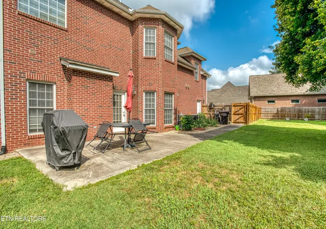 Homes for sale in Lenoir City, TN | 300 Yellowstone Ln, Lenoir City, TN 37771 | MLS# 1340535