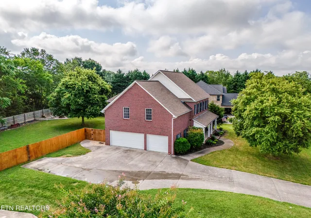Homes for sale in Lenoir City, TN | 300 Yellowstone Ln, Lenoir City, TN 37771 | MLS# 1340535