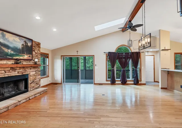 5th image of 620 Hawk View Dr, Townsend, TN 37882 | MLS# 1344669