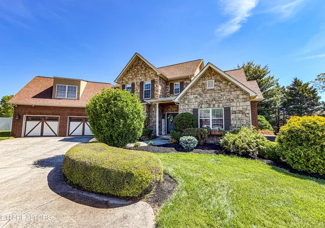 Photo 2 of Single family home for sale at 7400 Dovington Dr, Knoxville, TN 37920 | MLS# 1340624 | Listing updated on 2026-08-31