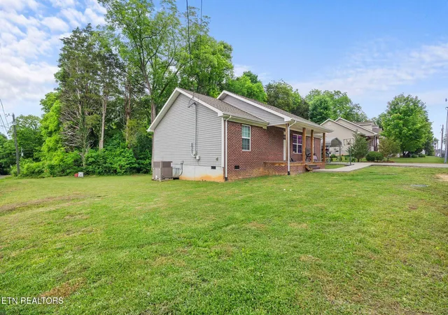 4th image of 320 W Walnut St, Madisonville, TN 37354 | MLS# 1340554