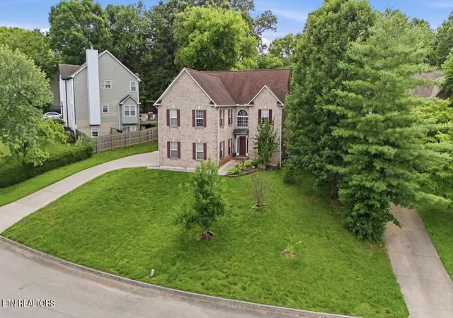 Photo 1 of Single family home for sale at 1613 Scenic Valley Ln, Knoxville, TN 37922 | MLS# 1340997 | Listing updated on 2026-08-26