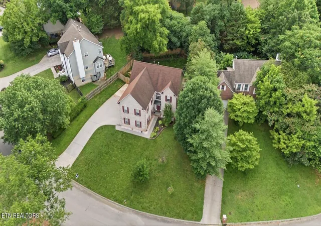 Photo 3 of Single family home for sale at 1613 Scenic Valley Ln, Knoxville, TN 37922 | MLS# 1340997 | Listing updated on 2026-09-19
