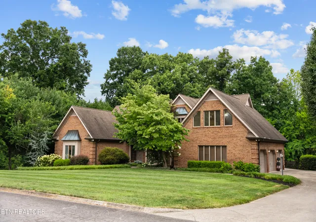 Photo 2 of Single family home for sale at 1923 Chestnut Grv Rd, Knoxville, TN 37932 | MLS# 1347493 | Listing updated on 2026-07-10