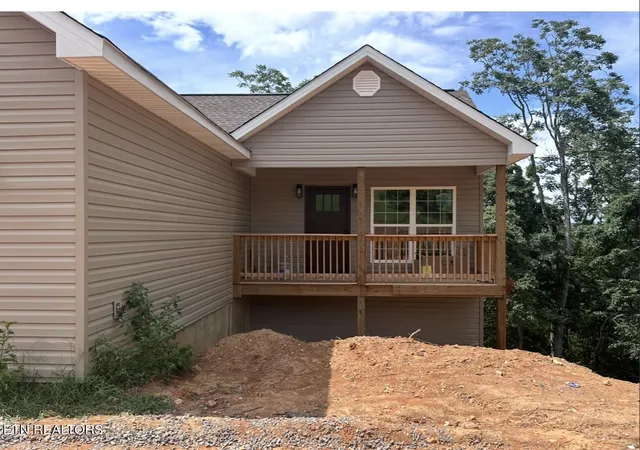 Photo 3 of Single family home for sale at 568 Low Valley Rd, Dandridge, TN 37725 | MLS# 1340662 | Listing updated on 2026-05-13