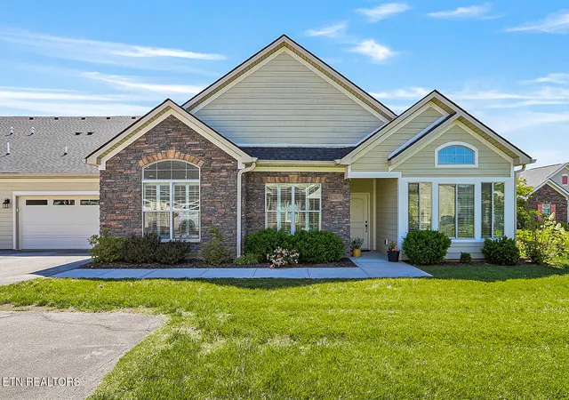 Photo 1 of Sale Pending at 4955 Willow Blf Cir, Knoxville, TN 37914 | MLS# 1340838 | Listing updated on 2026-09-03