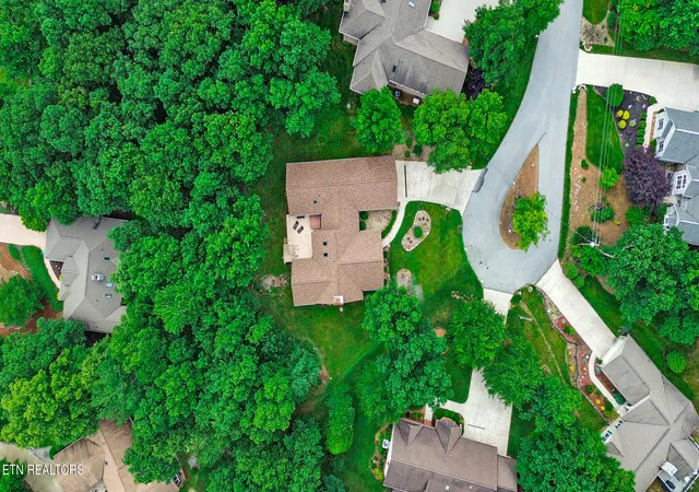 Photo 2 of Sale Pending at 24 Marquette Ct, Crossville, TN 38558 | MLS# 1344178 | Listing updated on 2026-08-28